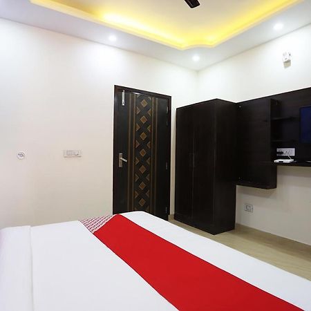 Oyo Flagship 42619 Diamond Key Hotel Delhi  Exterior photo