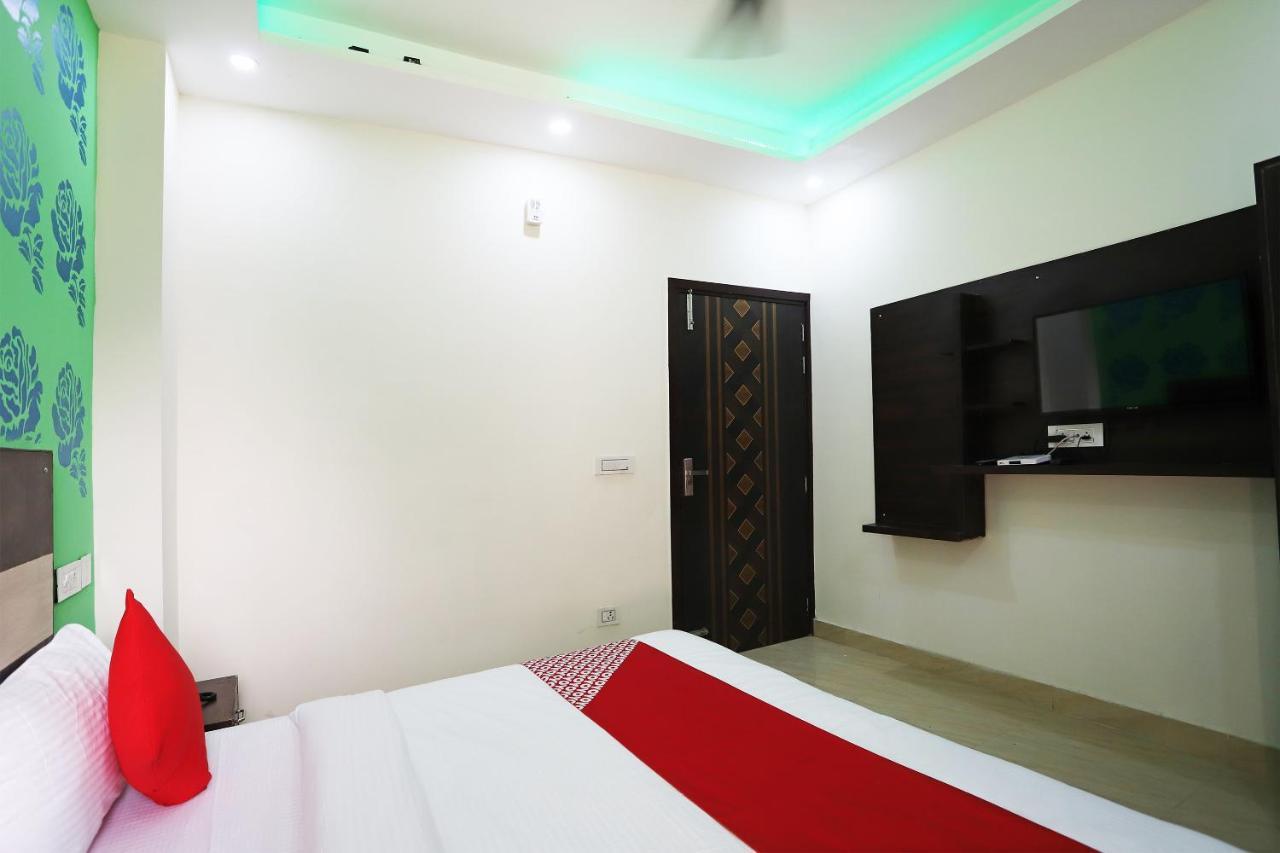 Oyo Flagship 42619 Diamond Key Hotel Delhi  Exterior photo